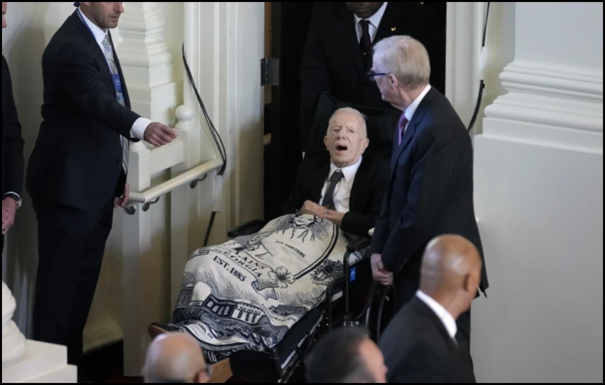 US: Former President Jimmy Carter makes rare appearance at wife Rosalynn's memorial | WATCH