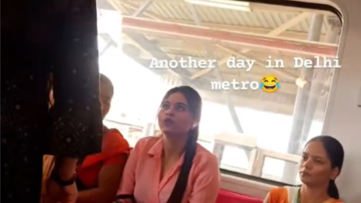 'Kalesh between two women': Heated argument between Delhi metro passengers goes viral | WATCH