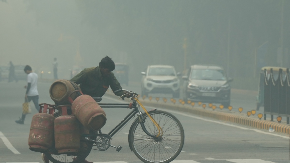 Bihar: BSPCB urges strict enforcement to tackle poor air quality as AQI crosses 300