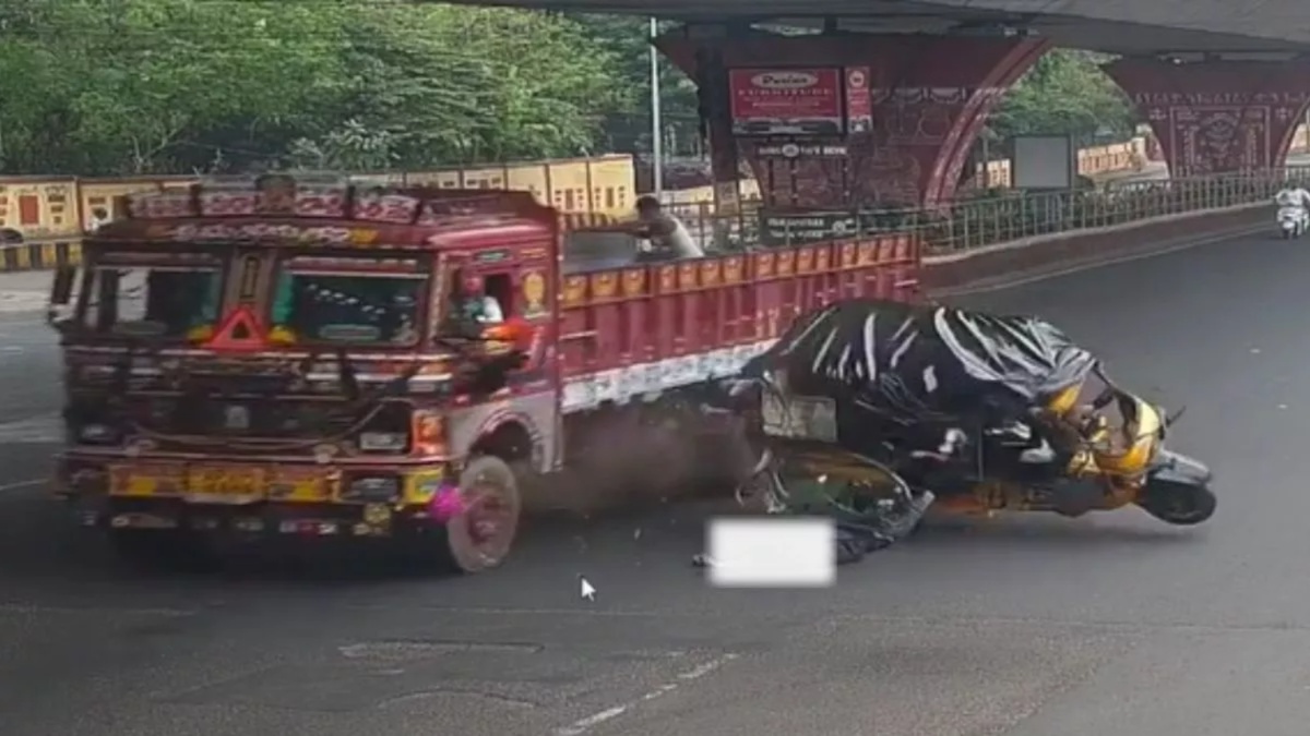 Video: 7 children seriously injured after school auto collides with lorry in Vizag