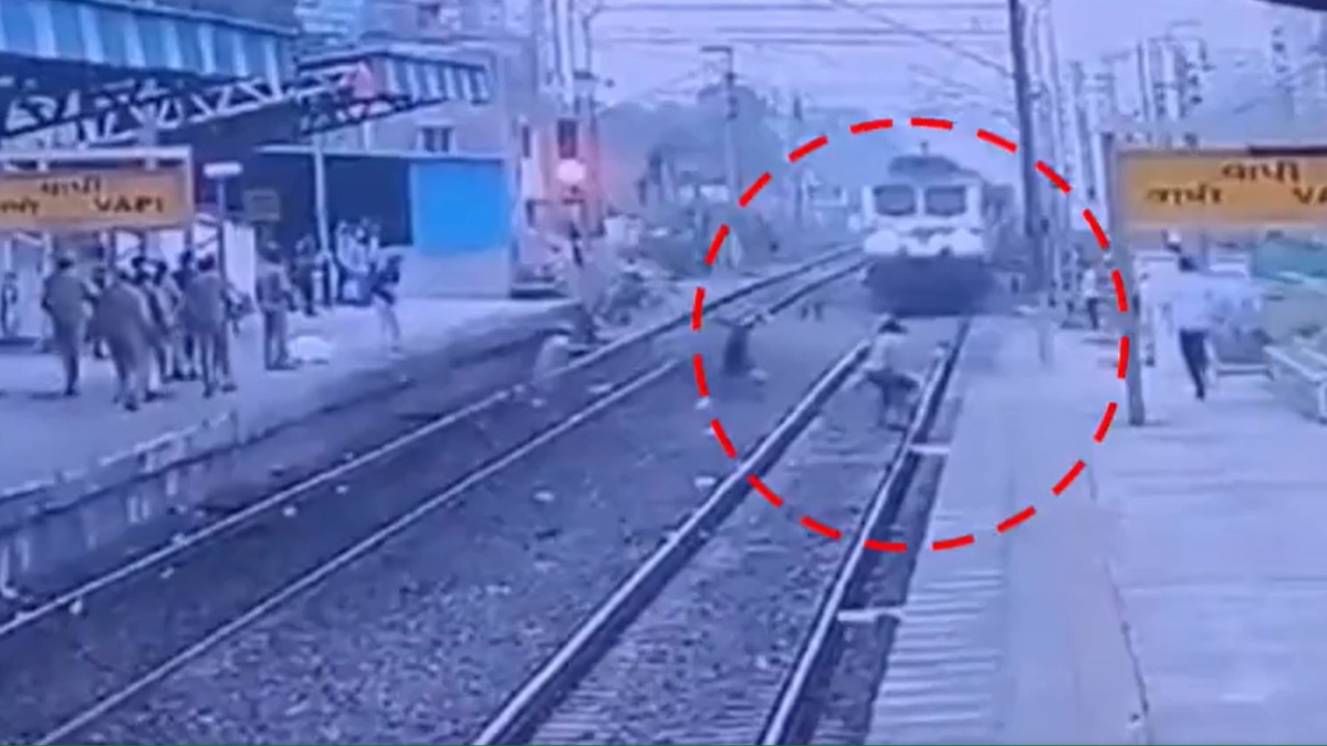 Gujarat Heroic Railway Guard Saves Elderly Man From Oncoming Train In