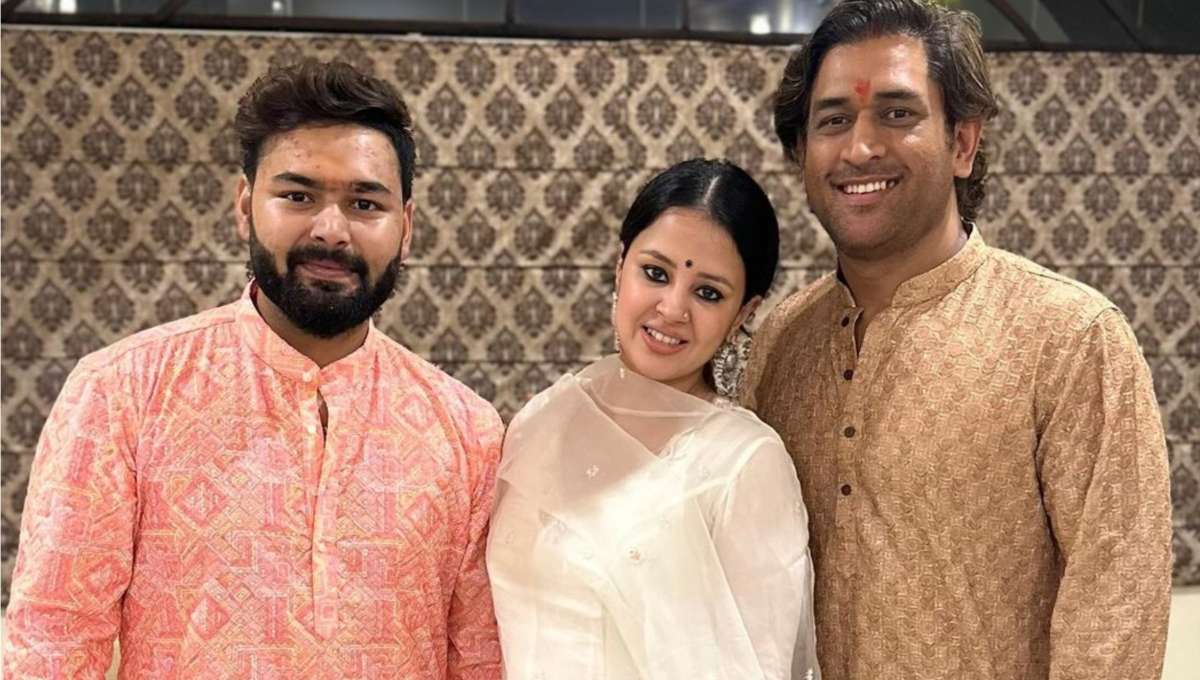 Dhoni breaks the internet with relationship advice, 'Yeh mat