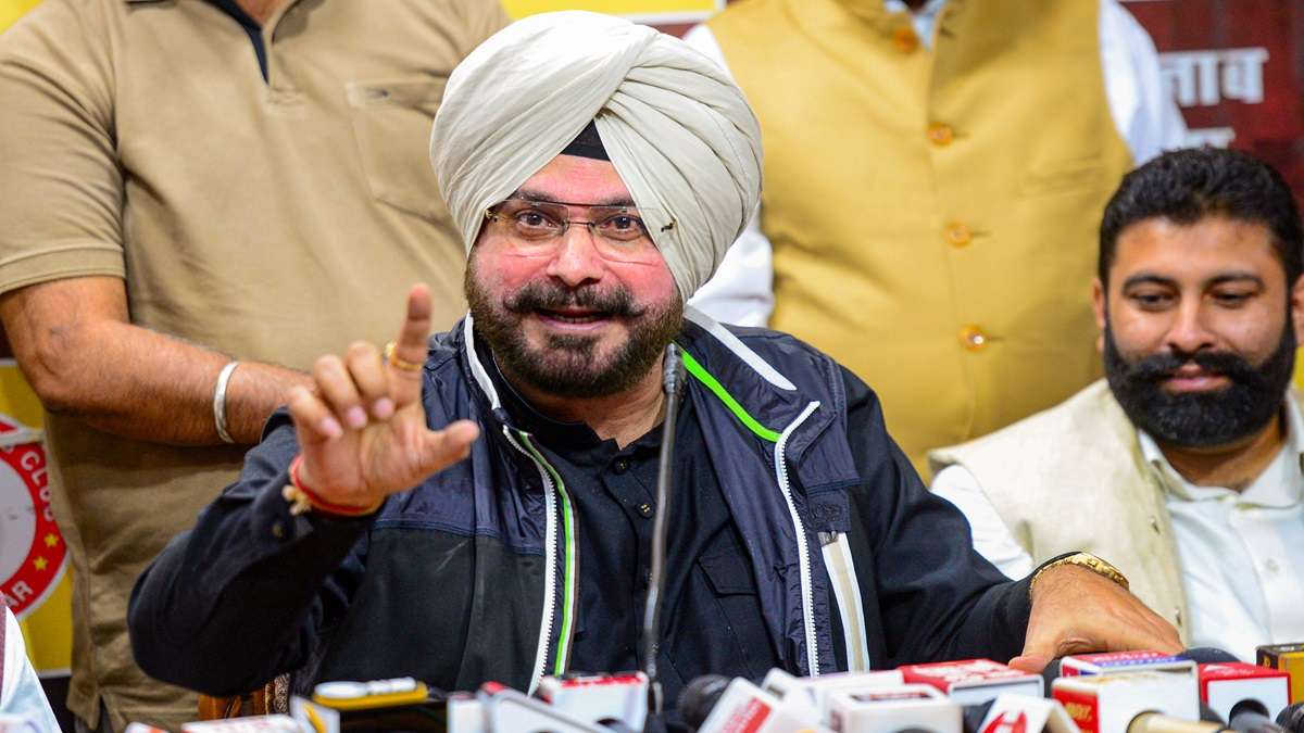 'Something is wrong, why did they take it back?': Navjot Singh Sidhu questions AAP over Delhi liquor policy