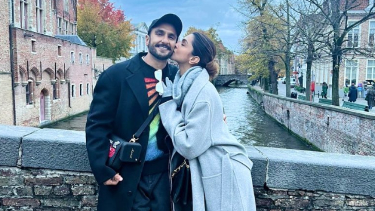 'Sab theek hai...', netizens react as Deepika plants a kiss on Ranveer to  celebrate 5th wedding anniversary | SEE PIC – India TV