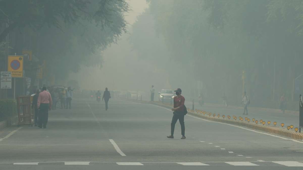 Delhi schools shut for two days as air pollution hits severe mark