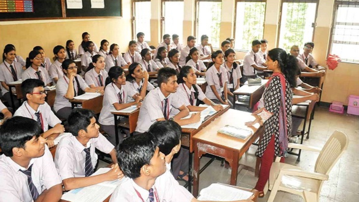 Tamil Nadu, Puducherry schools shut amid heavy rain | DETAILS