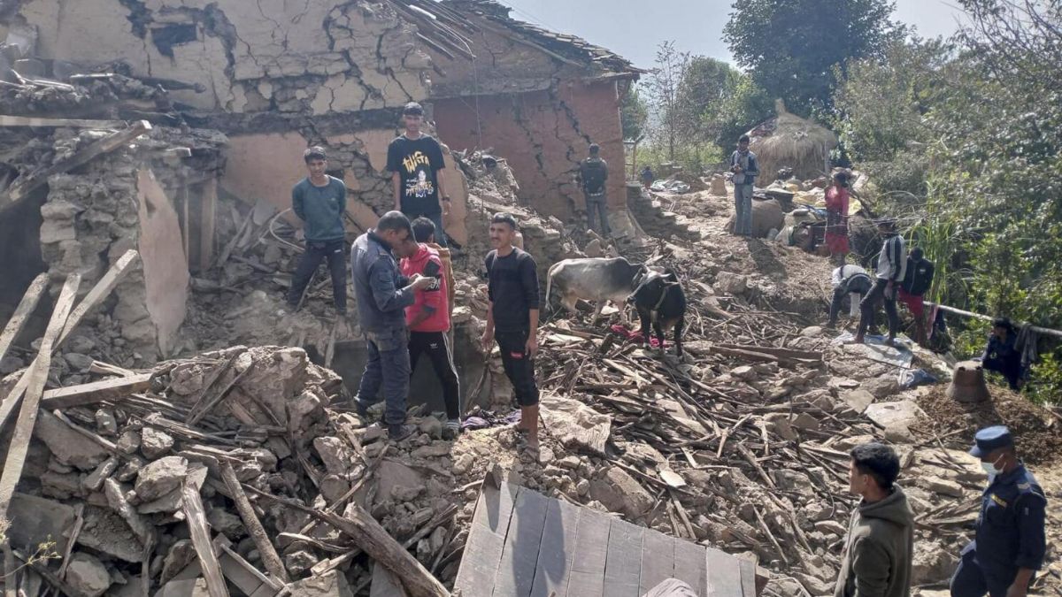 Nepal earthquake: India releases emergency contact number for Indians ...