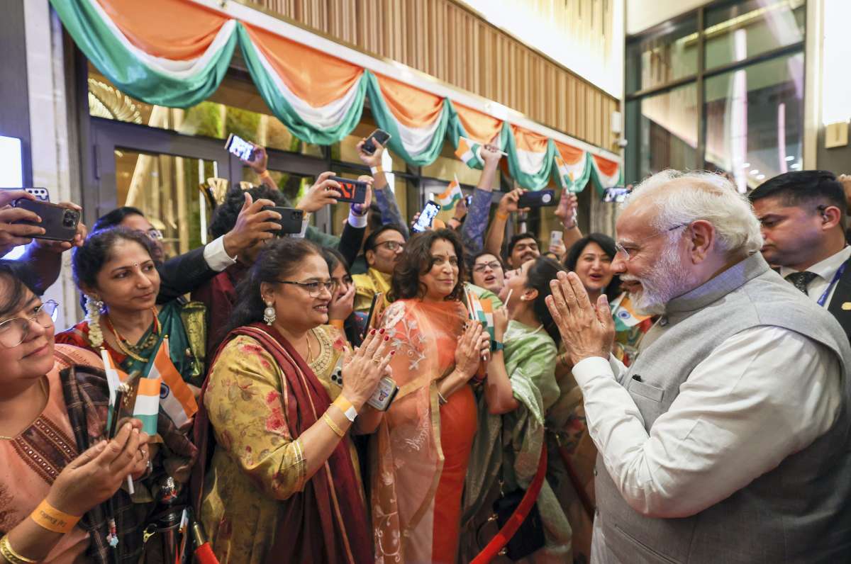 PM Modi Gets Rousing Welcome In Dubai, Greeted With 'Bharat Mata Ki Jai ...