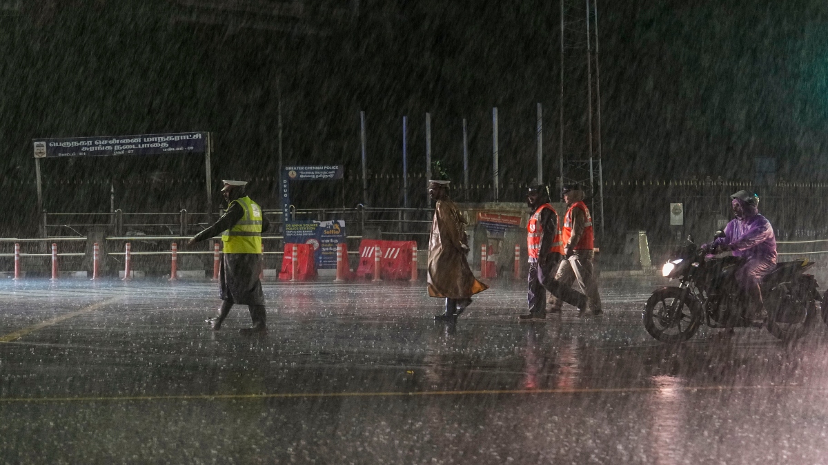 Tamil Nadu: Heavy Rains Lash Chennai, Train, Flight Operations ...