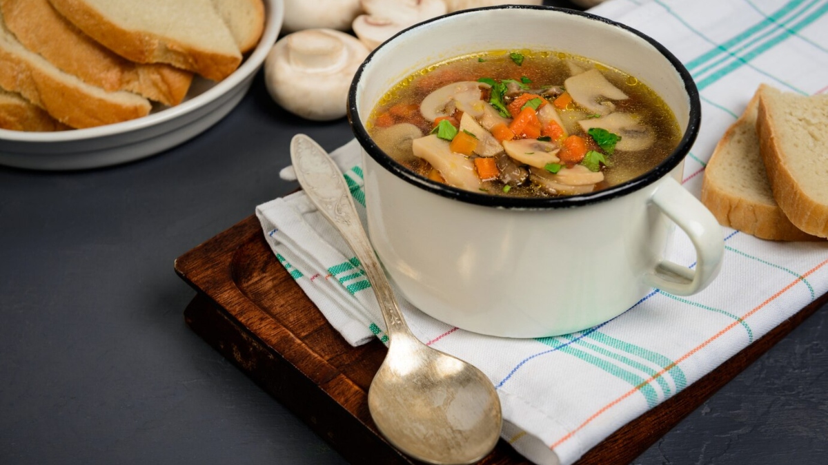 5 delicious and nutritious low-calorie soup recipes for your weight loss journey