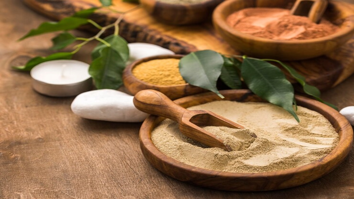 Coriander, Tripahala and More: 5 Powerful ayurvedic herbs that helps in natural detoxification