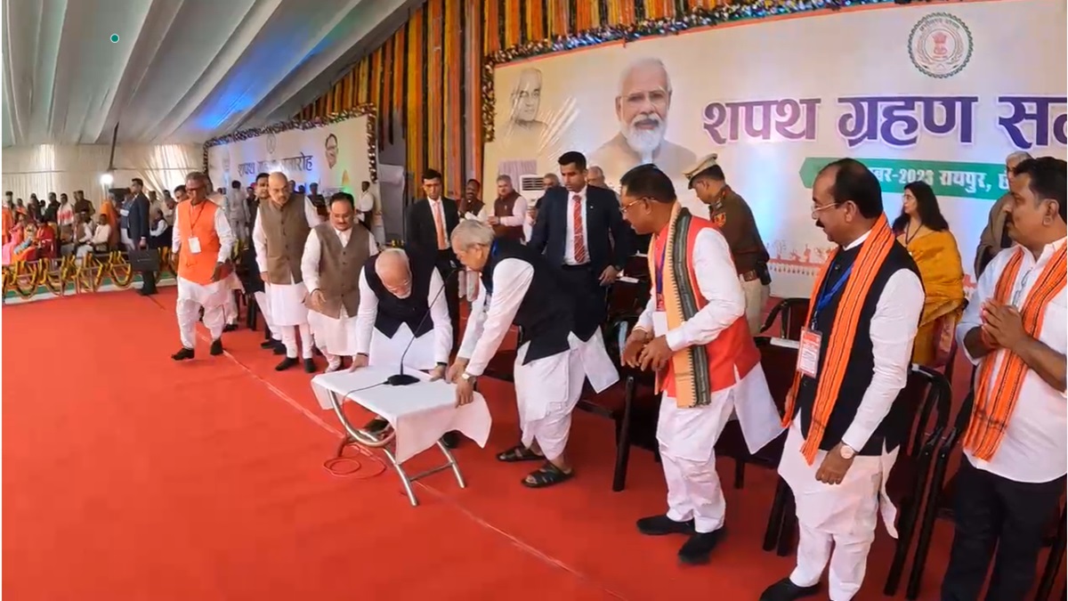 Watch: PM Modi helps in moving table on stage during Vishnu Deo Sai's oath-taking ceremony