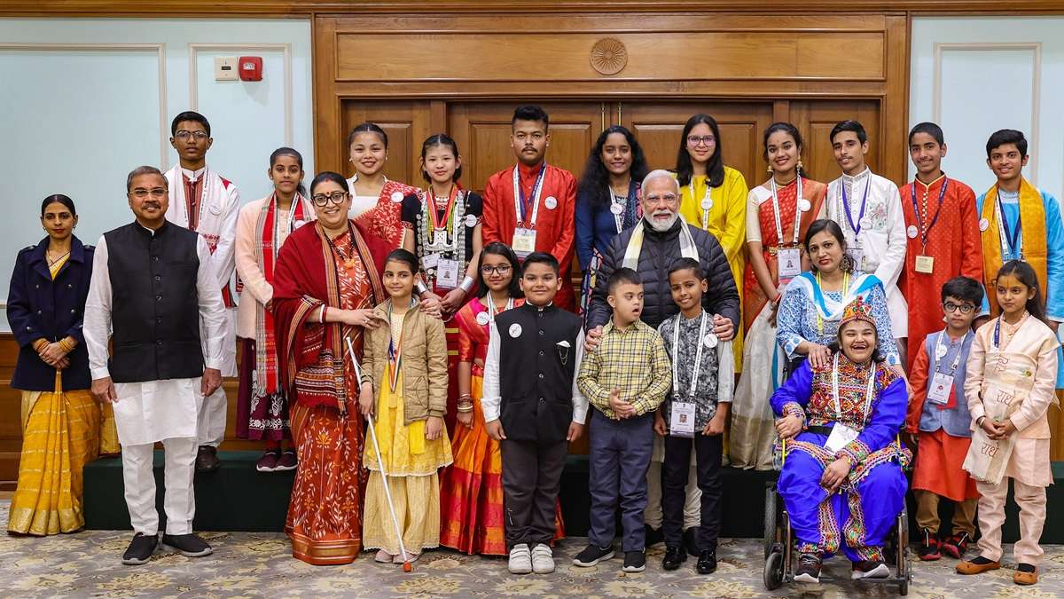 PM Modi interacts with Pradhan Mantri Bal Puraskar 2024 awardees | WATCH