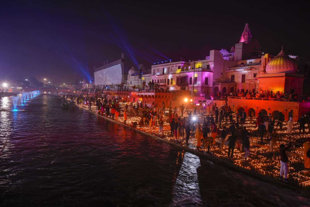 Ram Mandir: Fireworks adorn sky over Ayodhya to celebrate 'Pran Pratishtha' of Ram Lalla | Watch