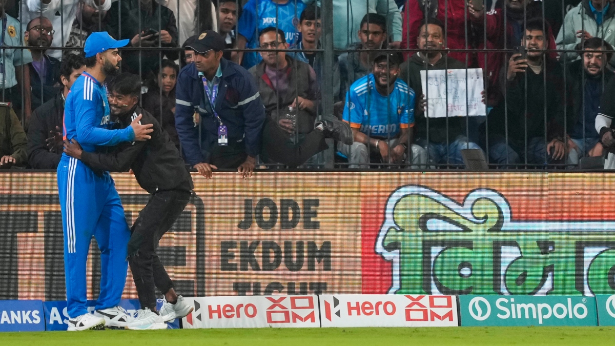 Watch: Fan Breaches Security To Hug And Touch Virat Kohli's Feet, Gets ...