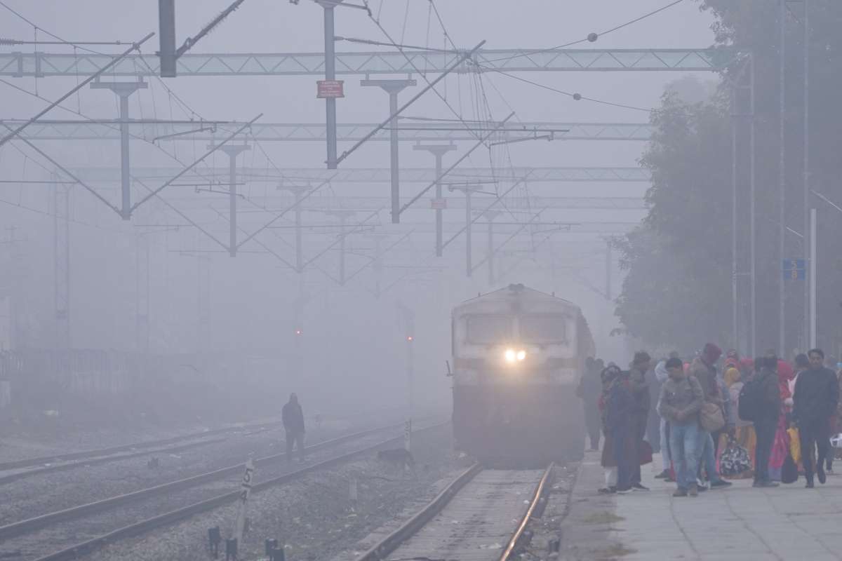 Delhi fog: 26 trains delayed due to low visibility, NCR shivers as temperature dips further