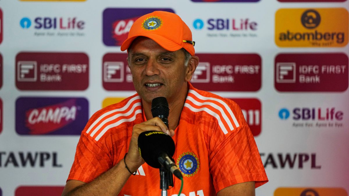 'They are being picked on merit' - Rahul Dravid defends middle order failure after Hyderabad loss