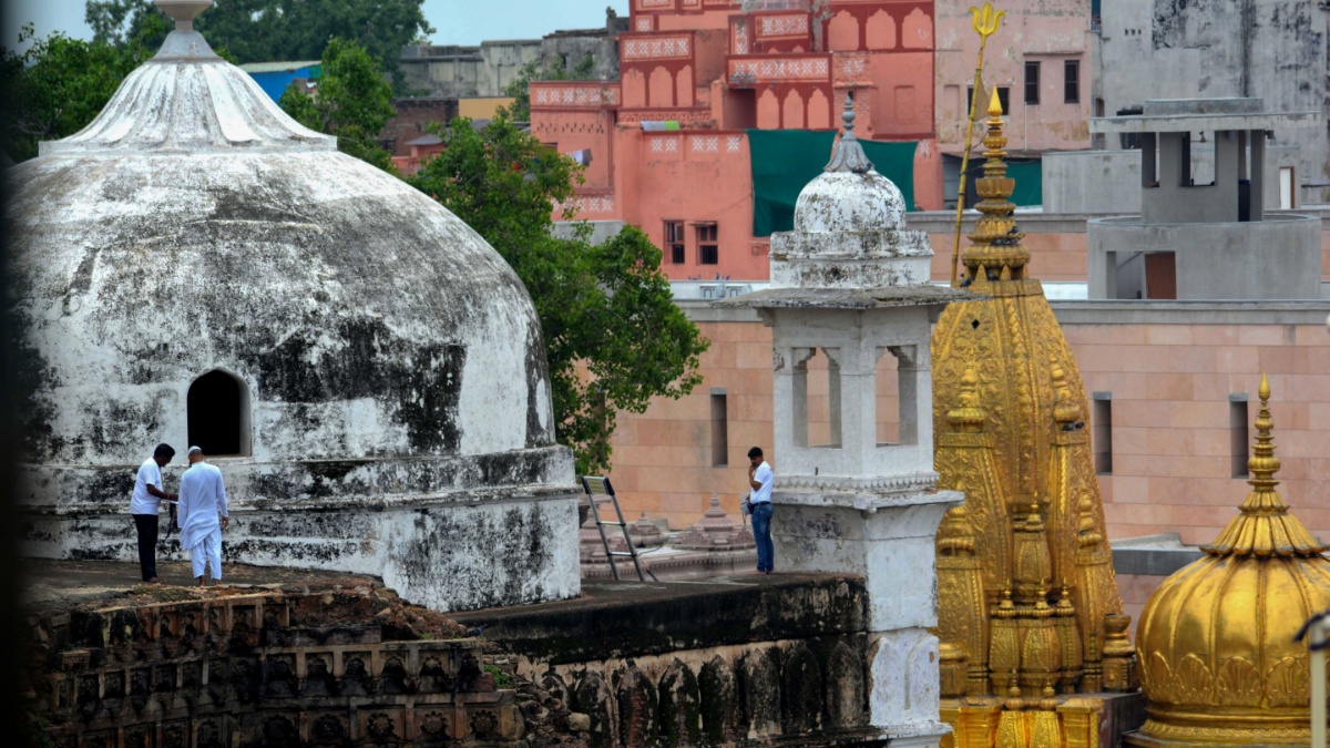 Supreme Court permits cleaning of water tank in Gyanvapi mosque complex in Varanasi