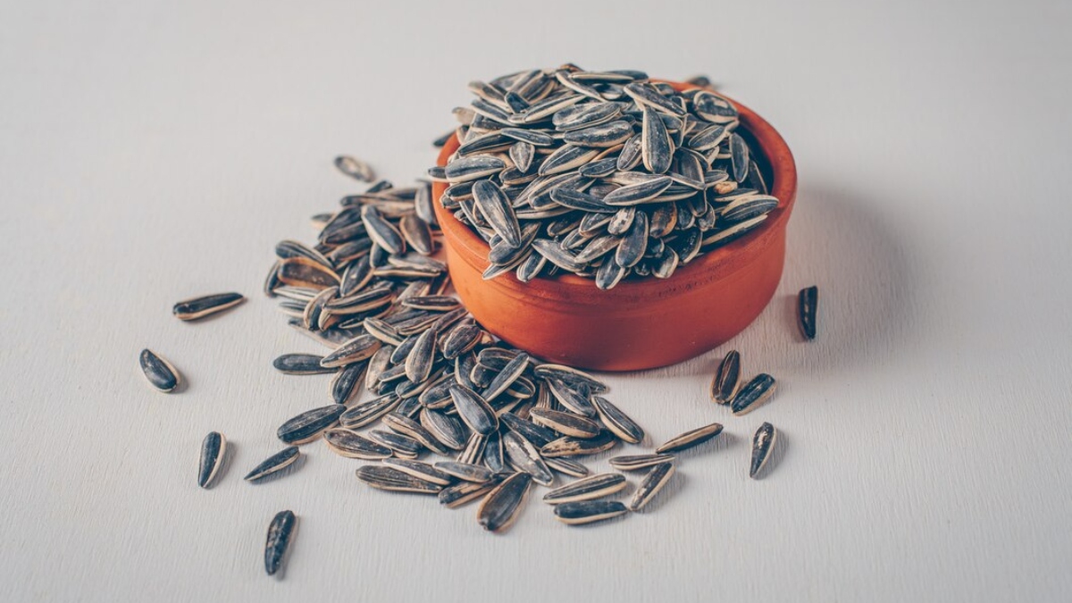 Superfood Sunflower Seeds Learn about THESE 5 health benefits of