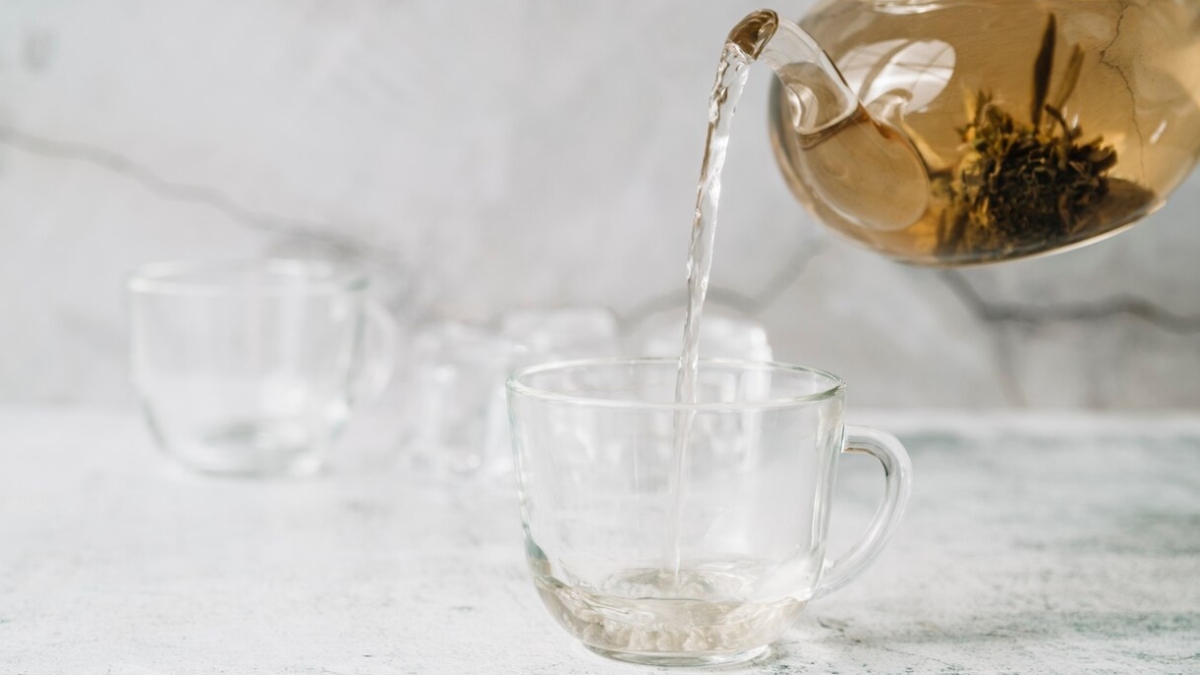 Do you to reduce hair fall? Try using tea-infused water for stronger locks