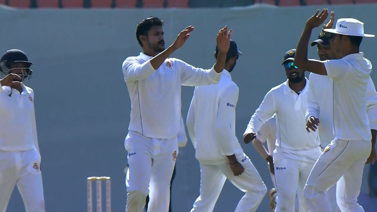 Ranji Trophy: Massive Choke! Karnataka Collapse In 110-run Chase Vs ...