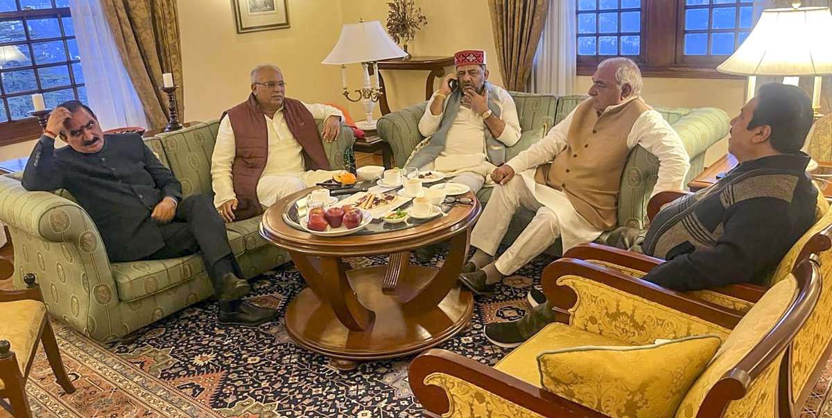 Himachal political crisis: Congress' damage control process on, CM Sukhu does breakfast diplomacy