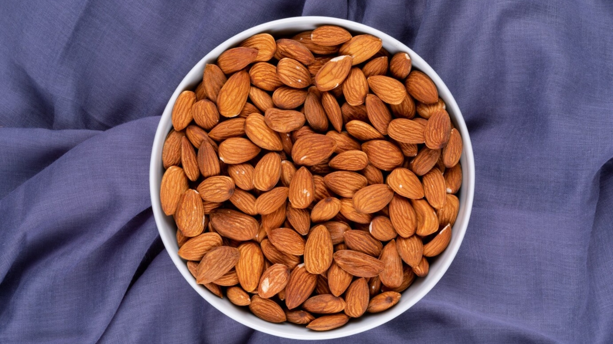 Eating almonds reduces muscle soreness during exercise recovery, finds