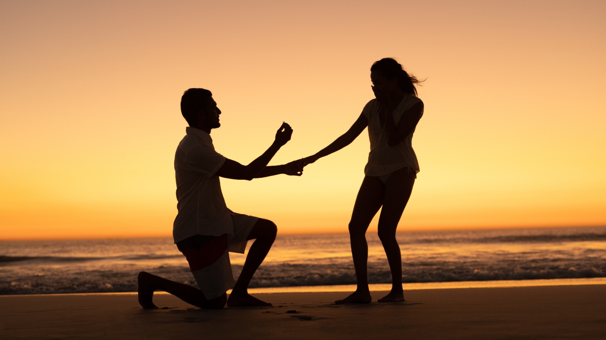 Propose Day 2024: 5 unique proposal ideas that will get you a 'YES'