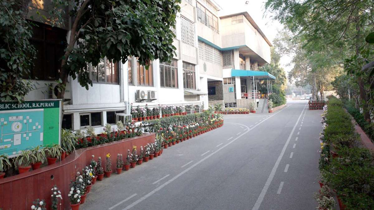 DPS School in Delhi's RK Puram receives bomb threat, students evacuated ...