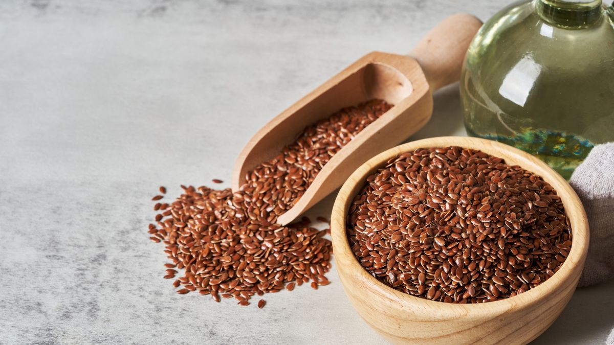 Weight Management to Hormonal Balance: 5 benefits of adding flaxseeds to your daily diet