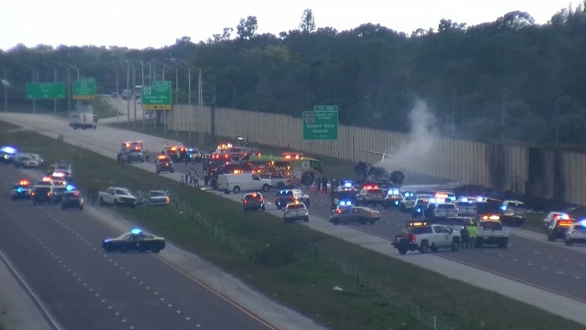 'We’ve lost both engines,' pilot last conversation with ATC before it crash land on Florida highway I VIDEO