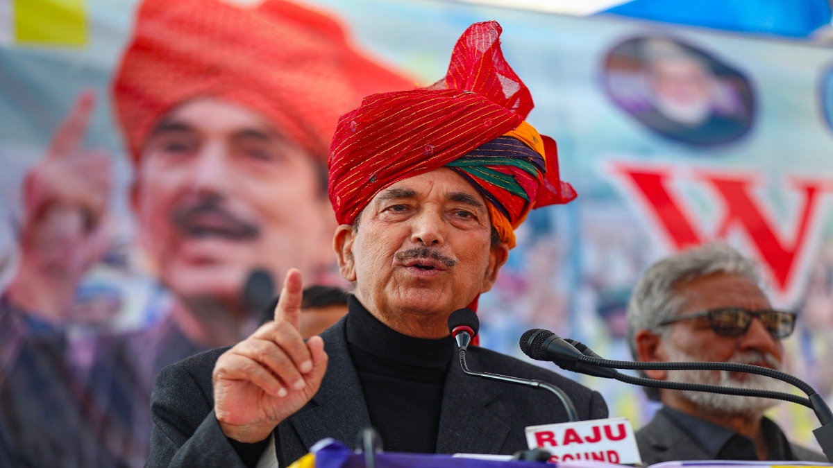 Ghulam Nabi Azad hints at opting out of Lok Sabha polls, says 'will campaign for own party leaders'