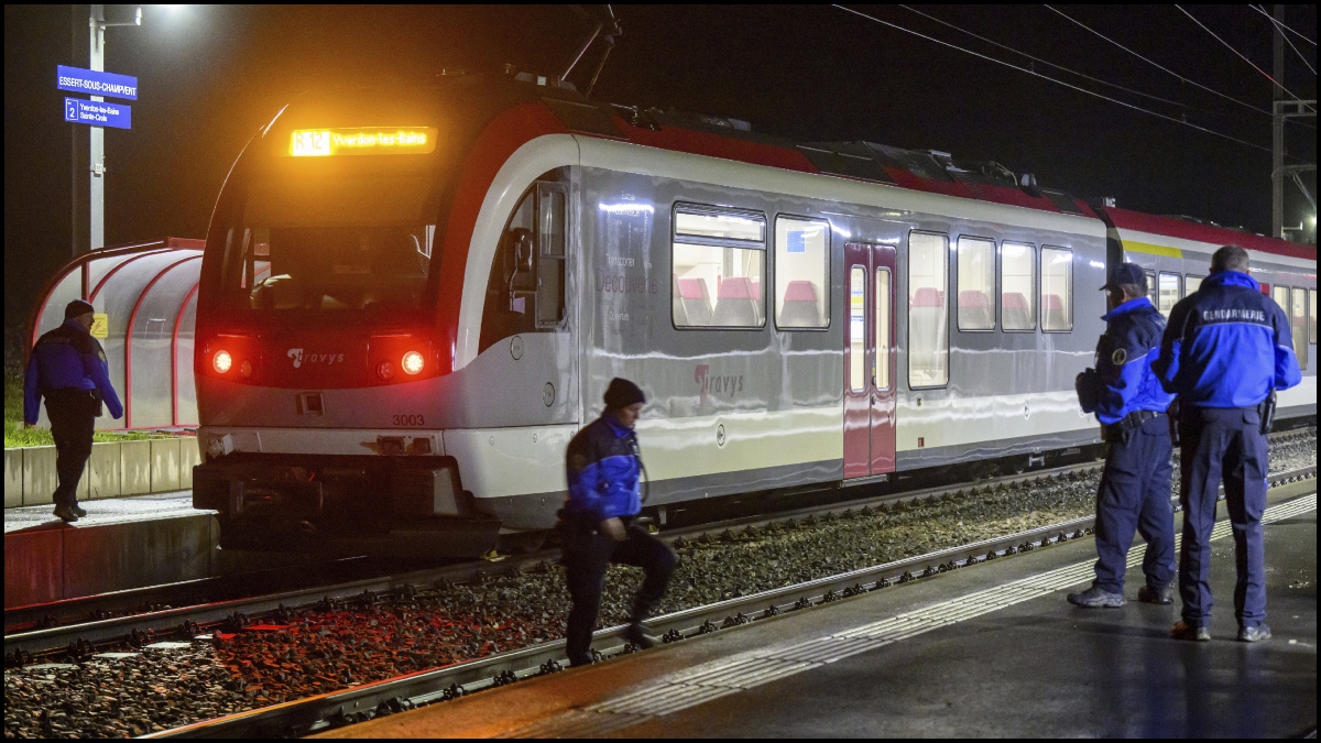 Switzerland police shoot dead axe-wielding Iranian man on train, 15 hostages rescued