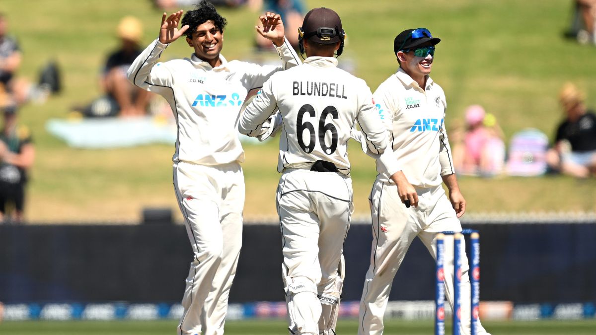 Bowlers put New Zealand on top of South Africa on opening day of Hamilton Test