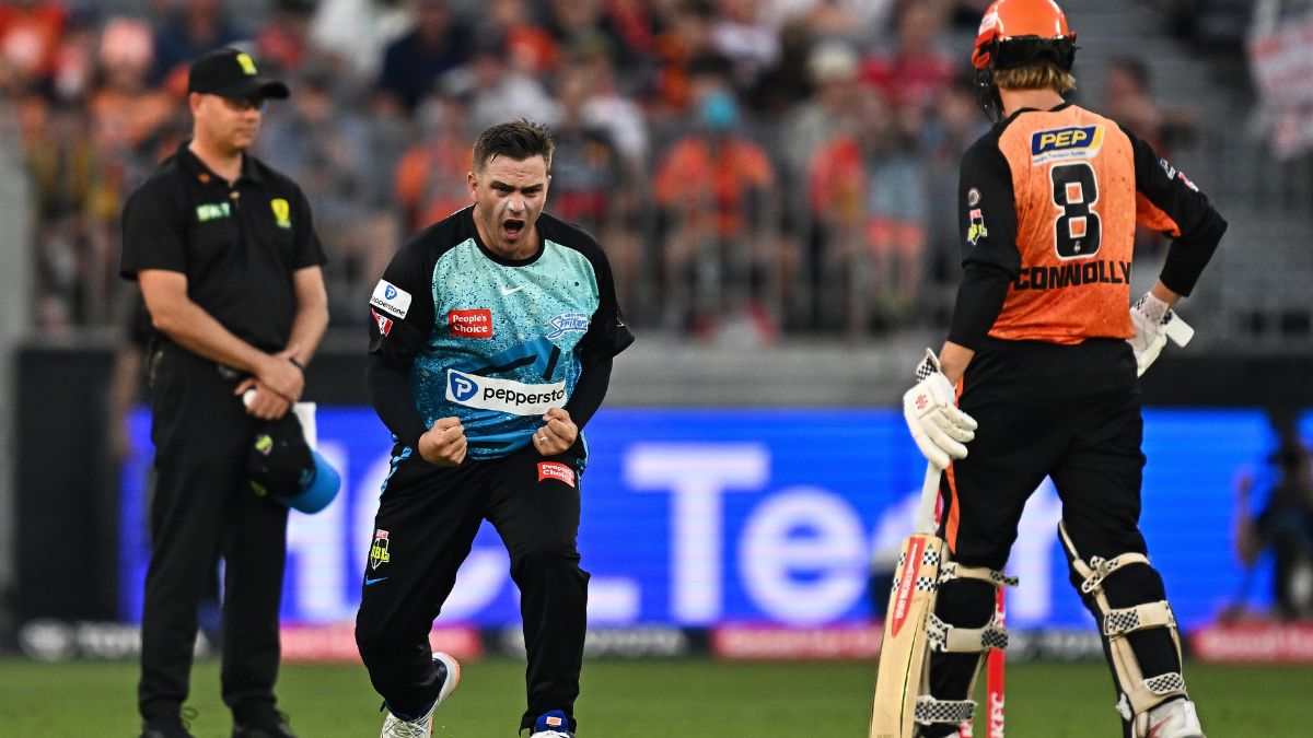 Cameron Boyce re-signs with Adelaide Strikers for two more BBL seasons