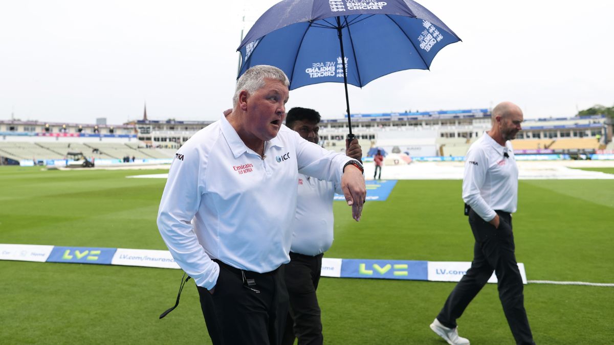 Marais Erasmus calls time on illustrious umpiring career – India TV