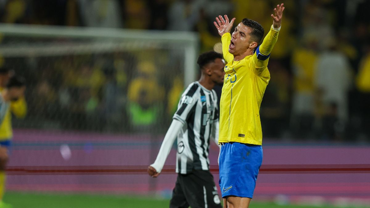 Lewd on-field gesture lands Cristiano Ronaldo in the soup, handed one match suspension