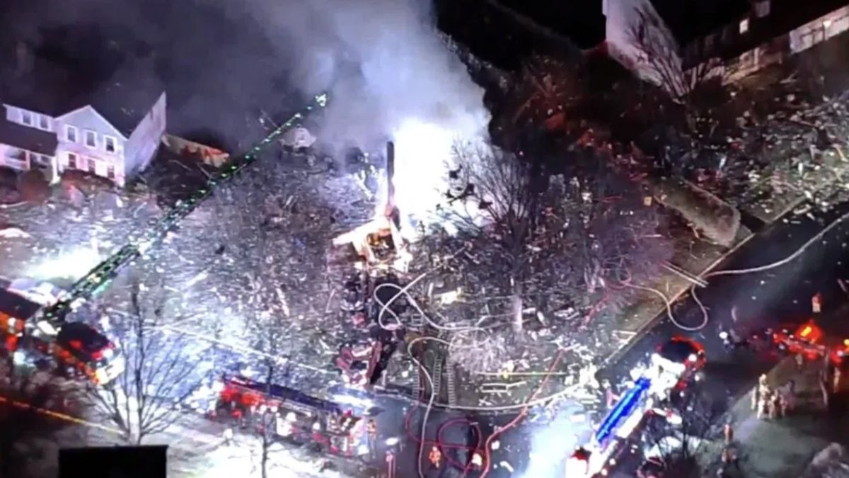 Virginia explosion Several firefighters killed as house explodes due to gas leak I Horrific