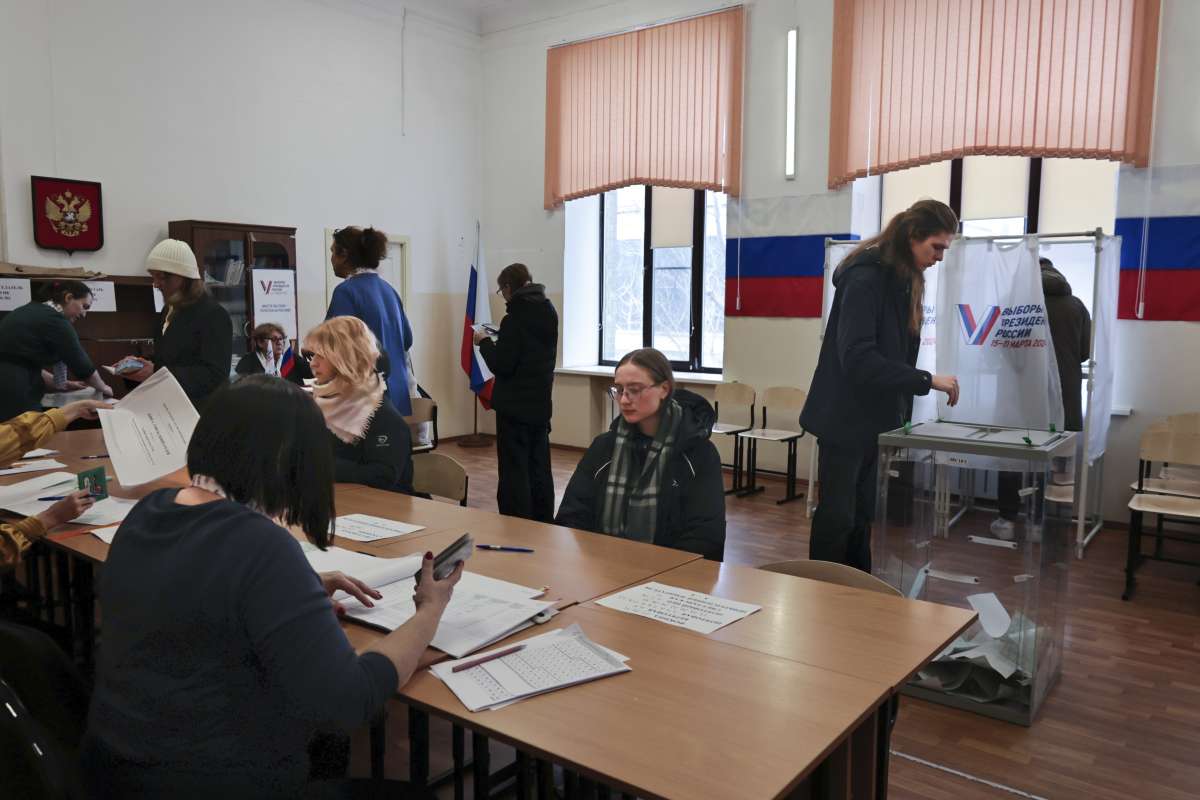 Russia's Presidential vote starts final day with Putin expecting next term I VIDEO