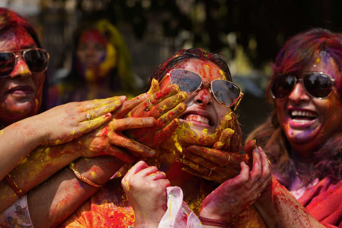 WATCH: Festival of colour in streets of Karachi as Pakistani Hindus celebrate Holi