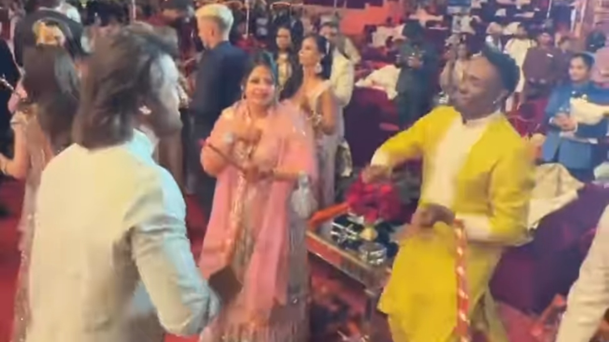 MS Dhoni, Dwayne Bravo play Dandiya at Anant Ambani-Radhika Merchant's pre-wedding bash - WATCH