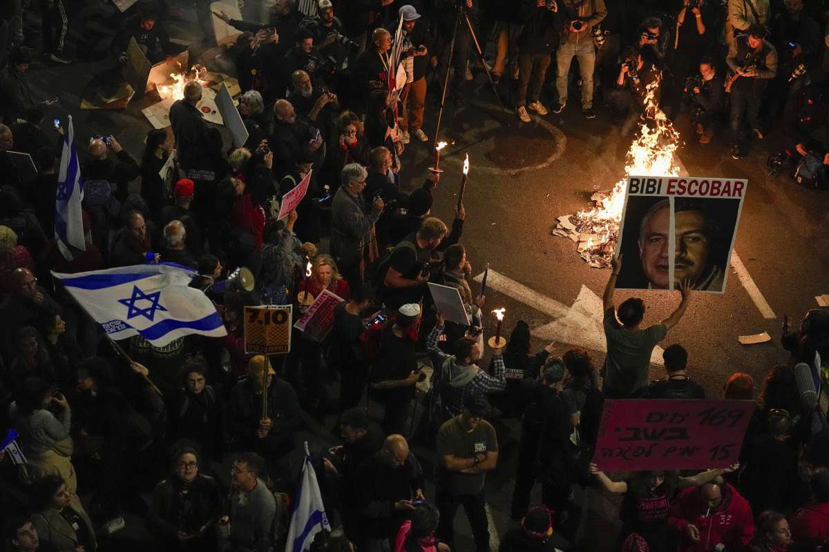 Big trouble for Israeli PM as millions stage largest protest seeking ouster of Netanyahu govt I VIDEO