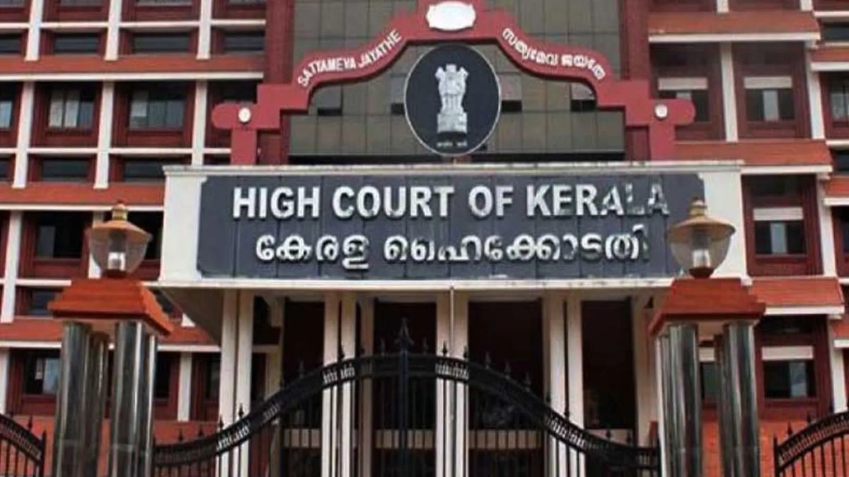 No movie reviews within 48 hours of release, recommends amicus curiae appointed by Kerala HC