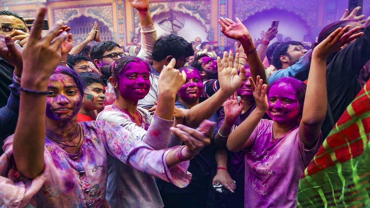 Holi 2024: Noida banquets, farm houses asked to obtain bar license to serve liquor