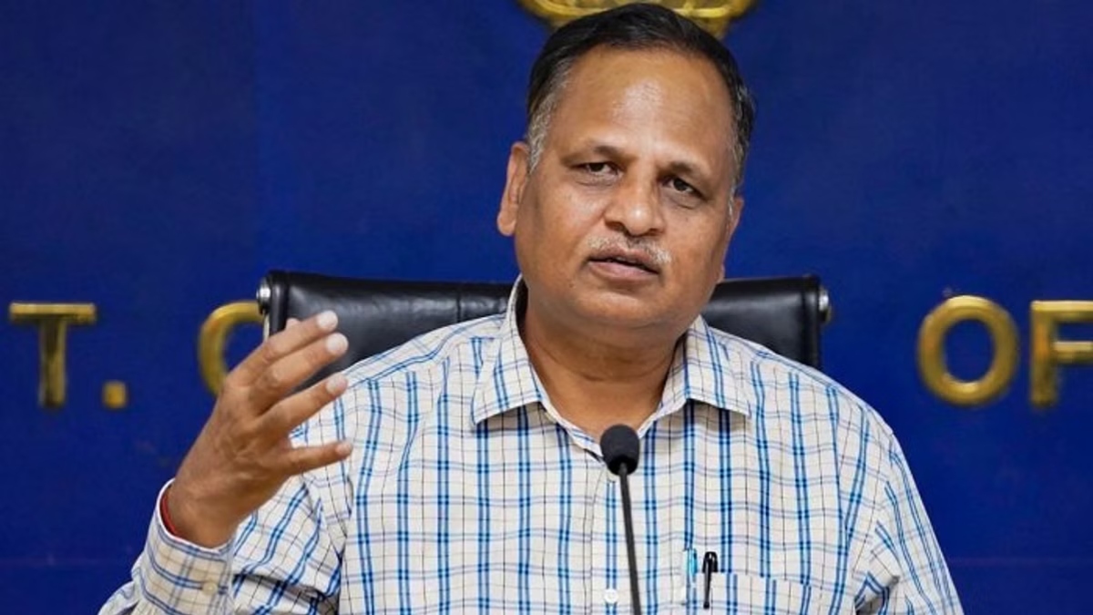 Supreme Court rejects AAP leader Satyendar Jain's bail plea, asked to 'surrender' immediately