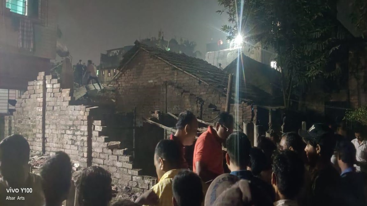 Bengal: 4 killed, several injured as under-construction building collapses in Kolkata, CM announces ex-gratia