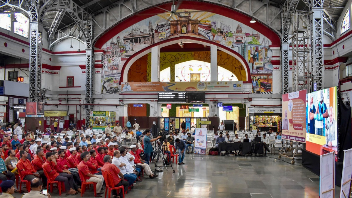 Maharashtra govt plans renaming of Mumbai railway stations, Ahmednagar city