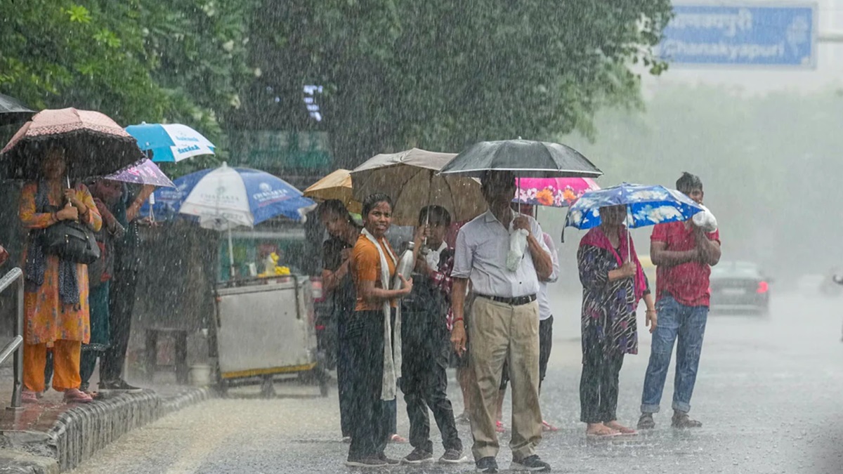 Rain lashes parts of Delhi-NCR, more showers predicted for the day