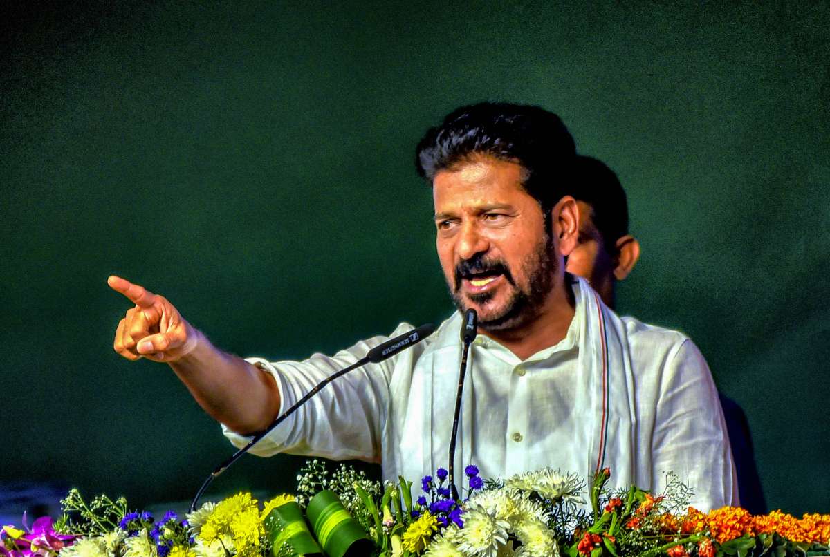 Telangana CM Revanth Reddy calls PM Modi 'state betrayer', targets BJP in Warangal speech