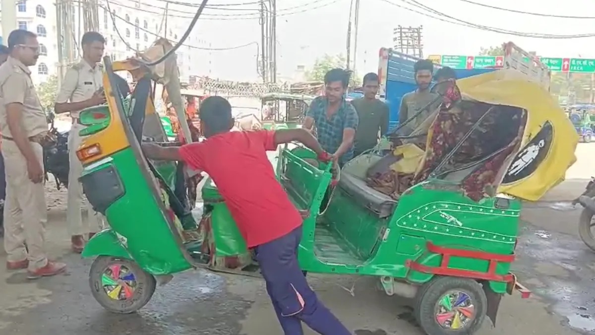 Bihar: Seven killed, one injured after tempo collides with crane operating for Patna Metro project